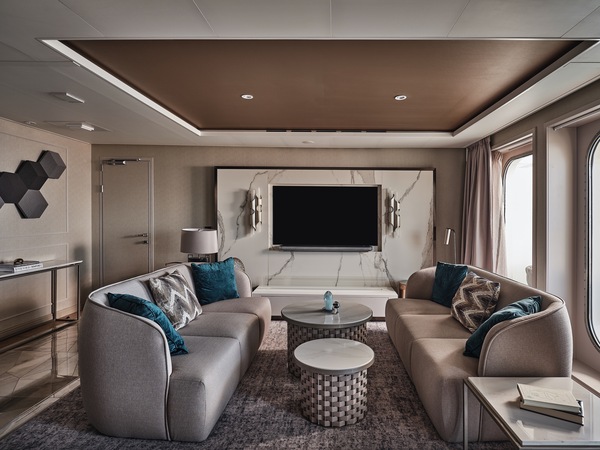 Silversea Cruises Silver Endeavour Grand Suite 8.jpg